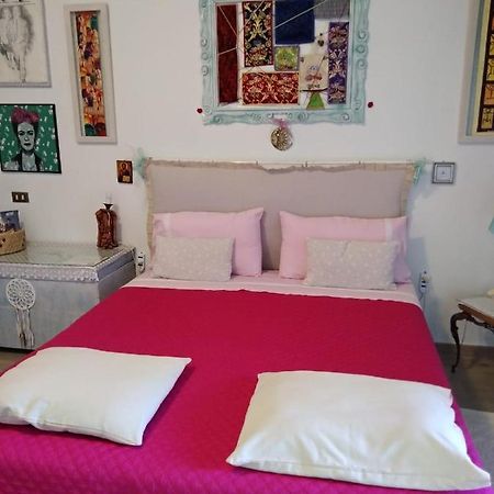 Stanza Privata Casa Artistica Mariola Bed & Breakfast San Sperate Exterior foto